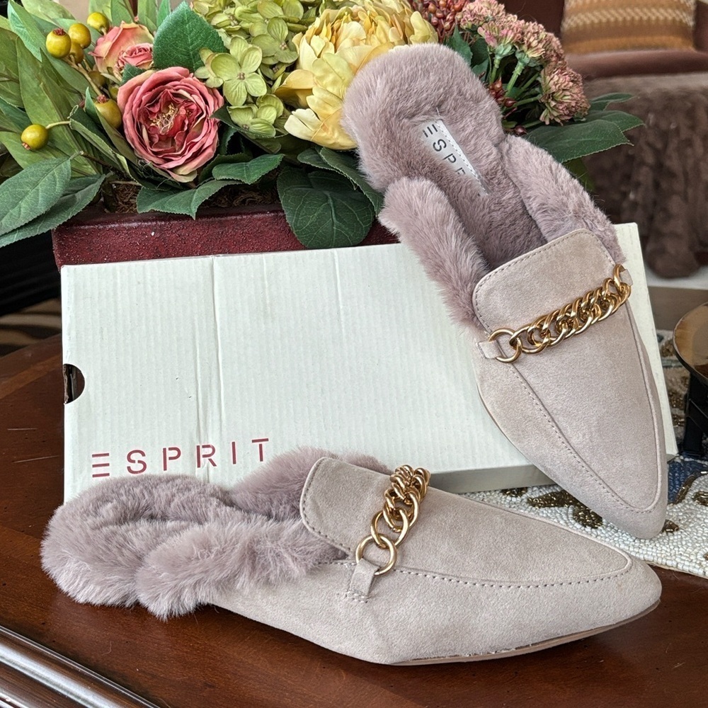 Brand New Esprit Patsey Chain Embellished Faux Fur Slip On Mules Buff Beige